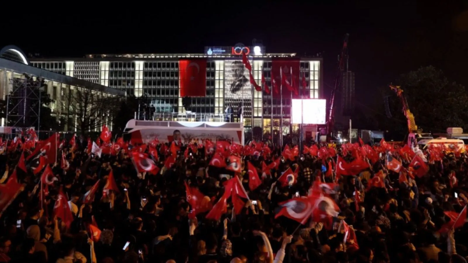 AKP-CHP Çelişkisi: Transferler ve Değişen Türkiye
