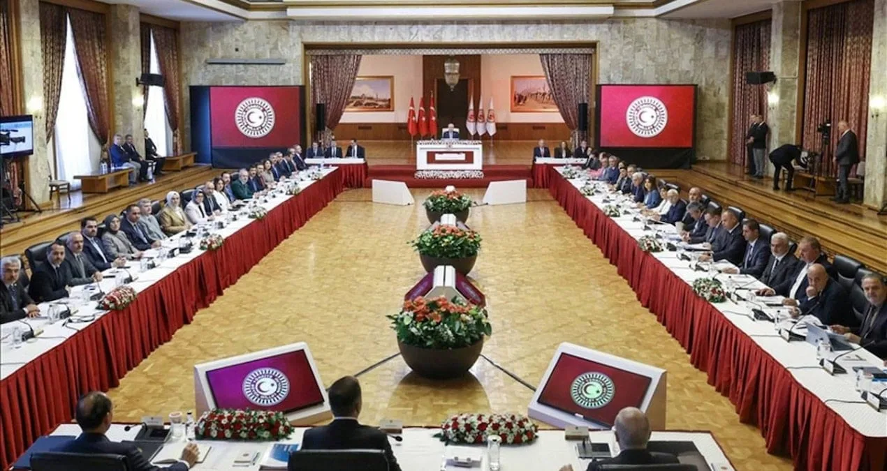 AKP Kulislerinde Açılım Süreci Tıkanıyor!