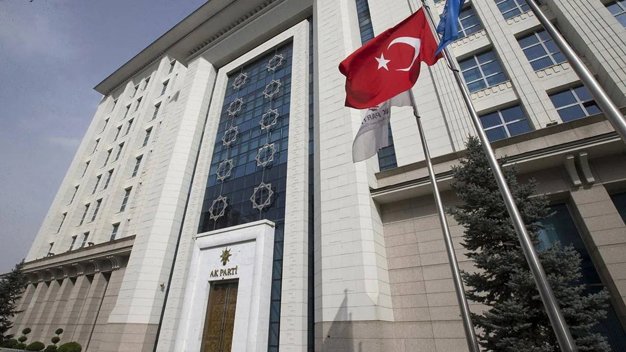 AKP, Küresel Siyasi Partilerle Mutabakat Yapıyor