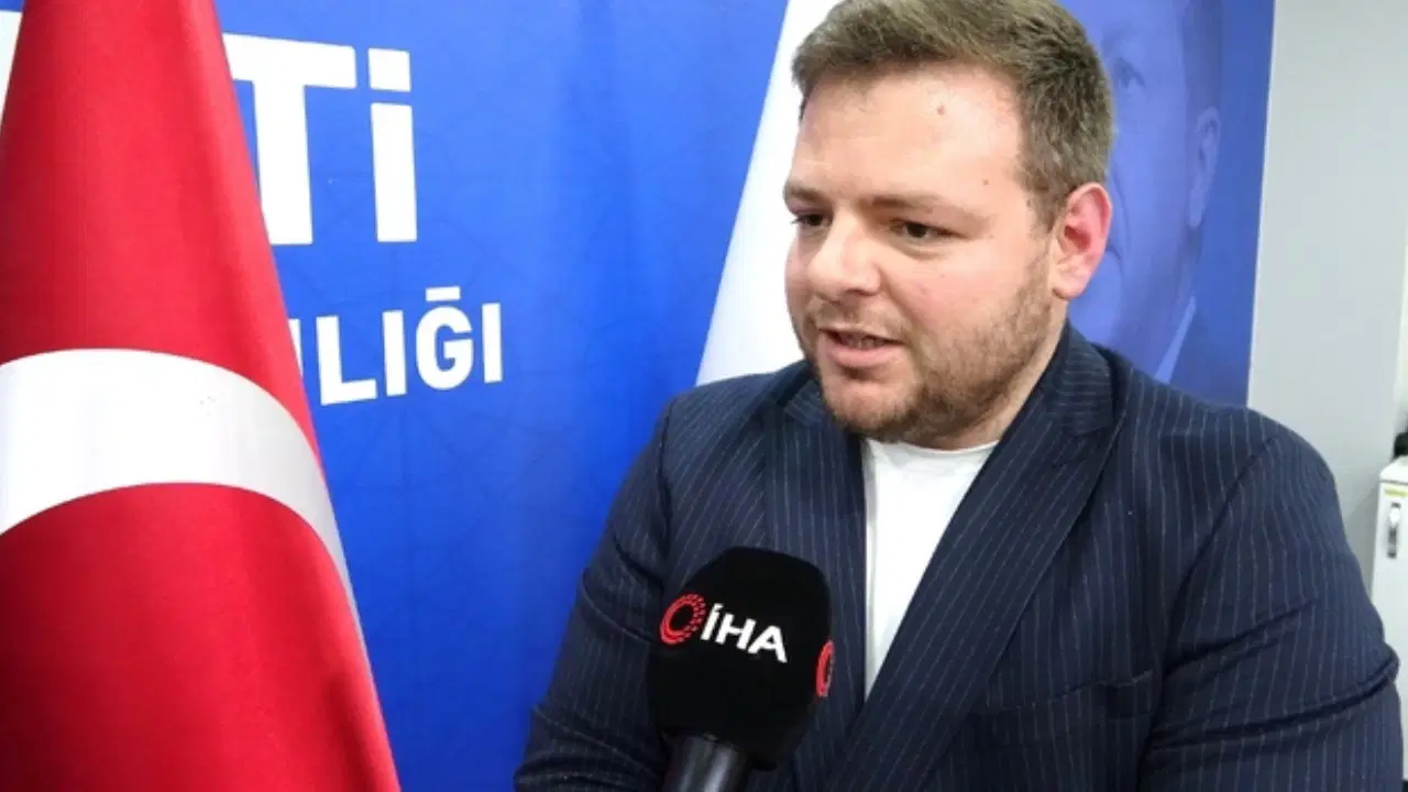 AKP Kütahya Gençlik Kolları Başkanı İstifa Etti