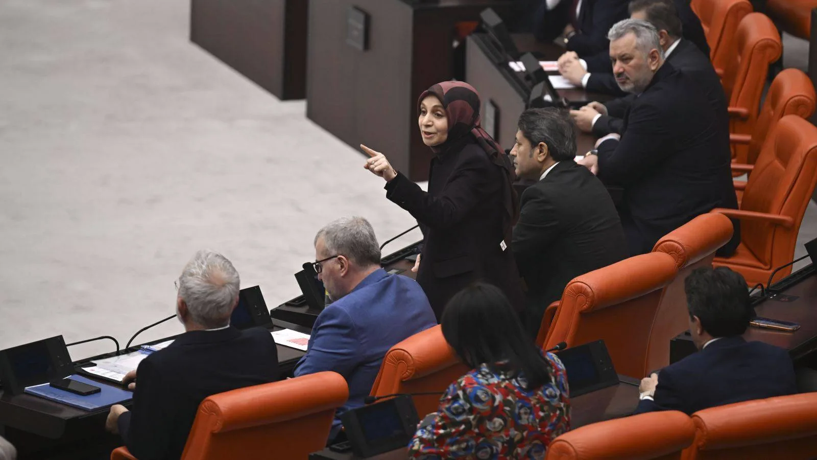 AKP’li Usta’dan CHP’ye sert yanıt: Özür sizden!