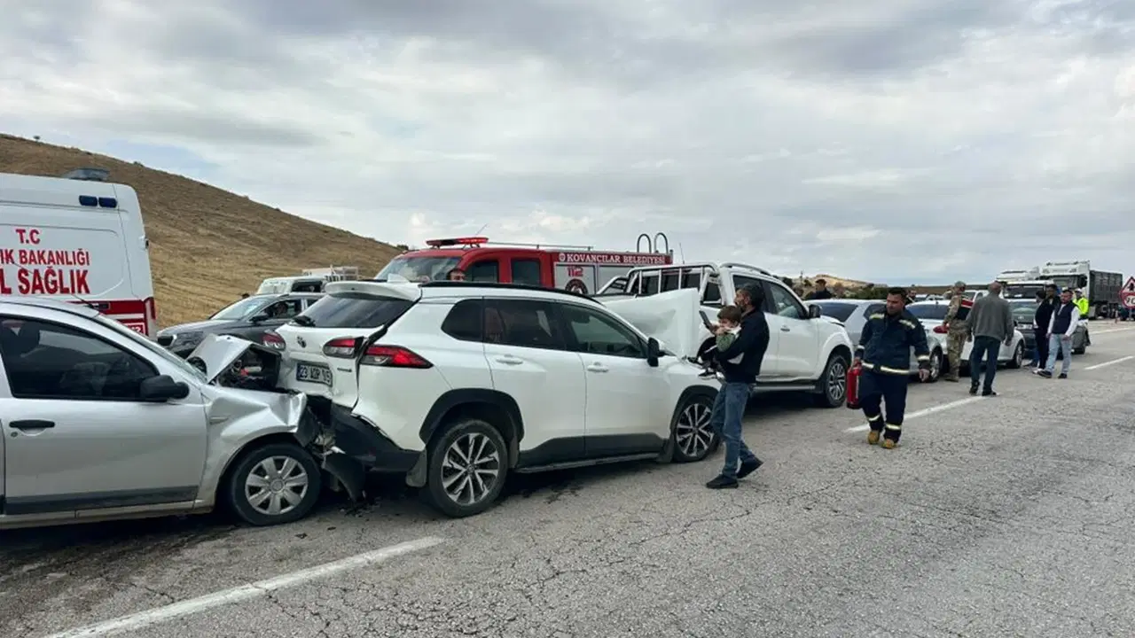 AKP’ye Geçen Başkanın Konvoyunda Kaza Meydana Geldi
