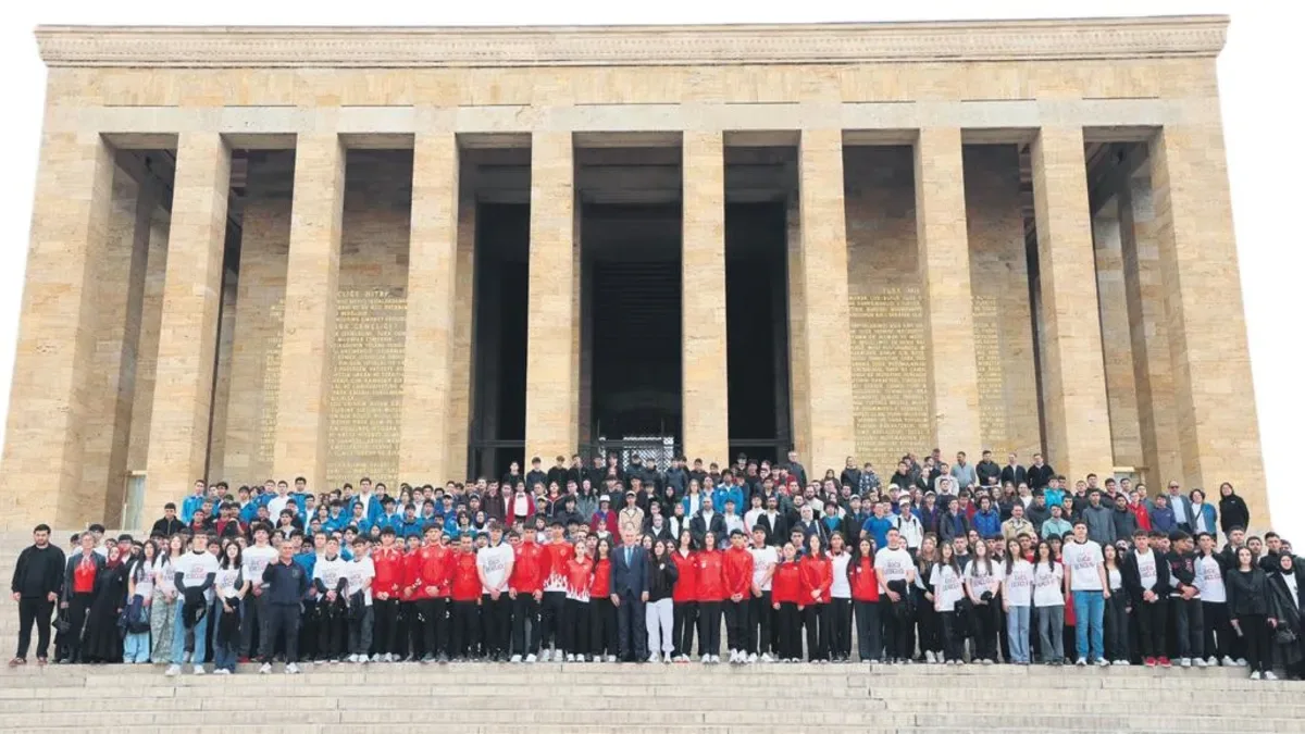 Al Bayrağımız Dünya Genelinde Dalgalanıyor!