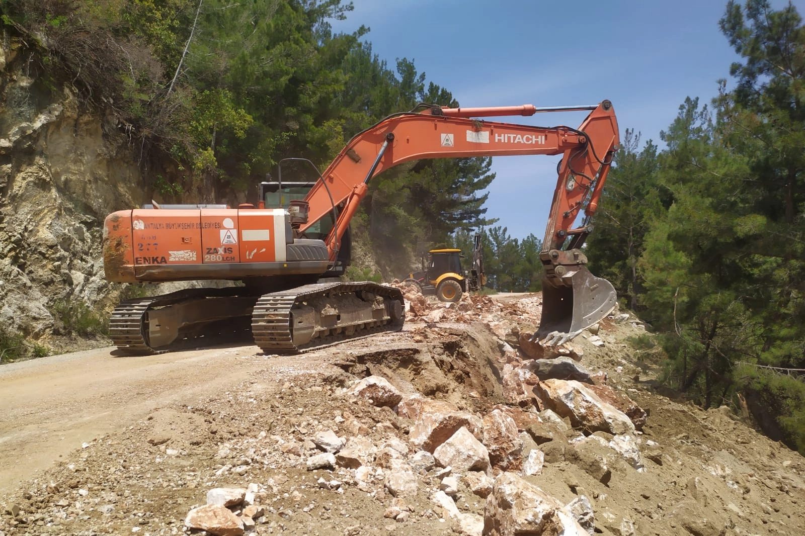Alanya’da Kırsal Yollarda Yaz Hazırlığı Devam Ediyor