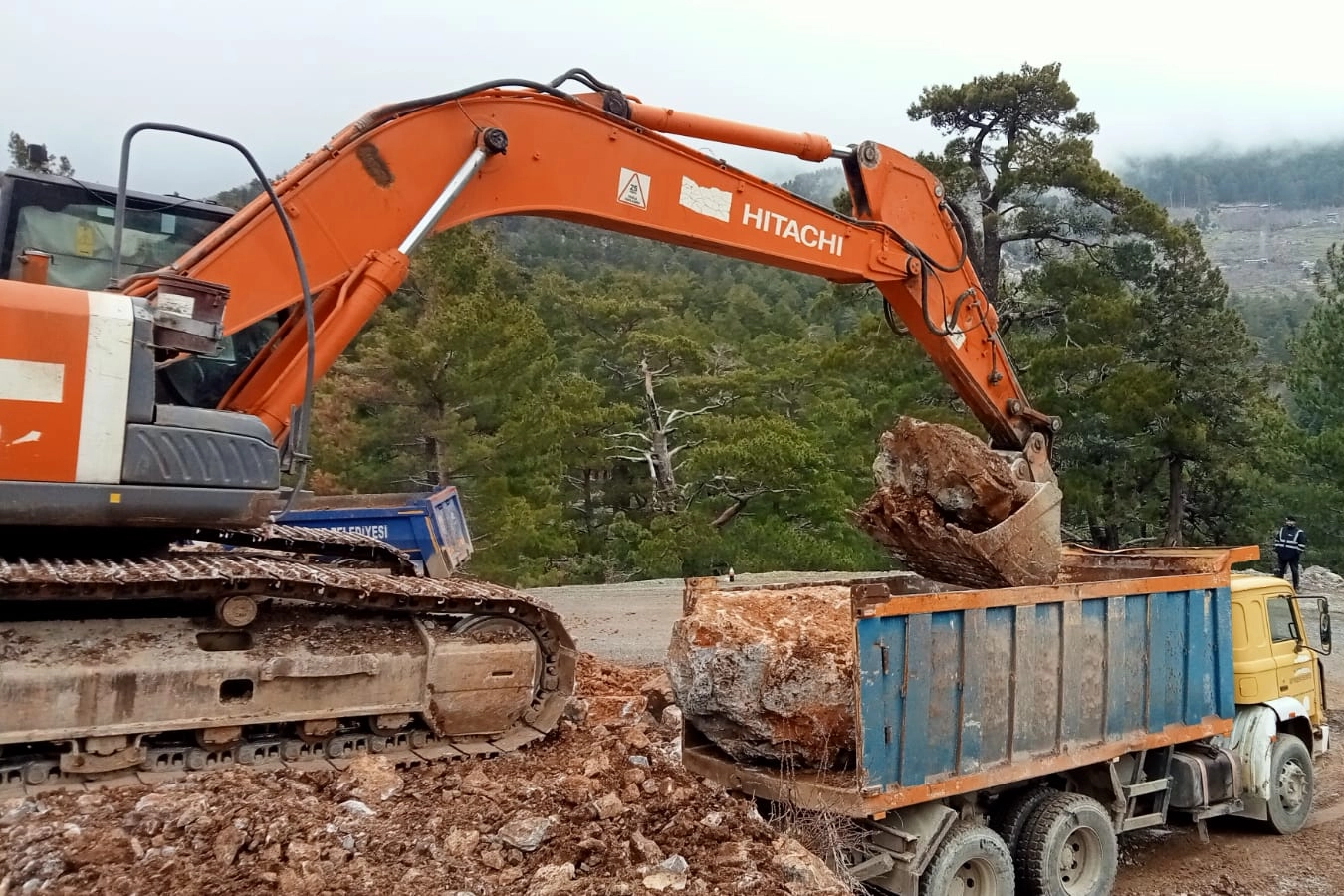 Alanya’da Yol Onarım Çalışmaları Hız Kesmeden Devam Ediyor!