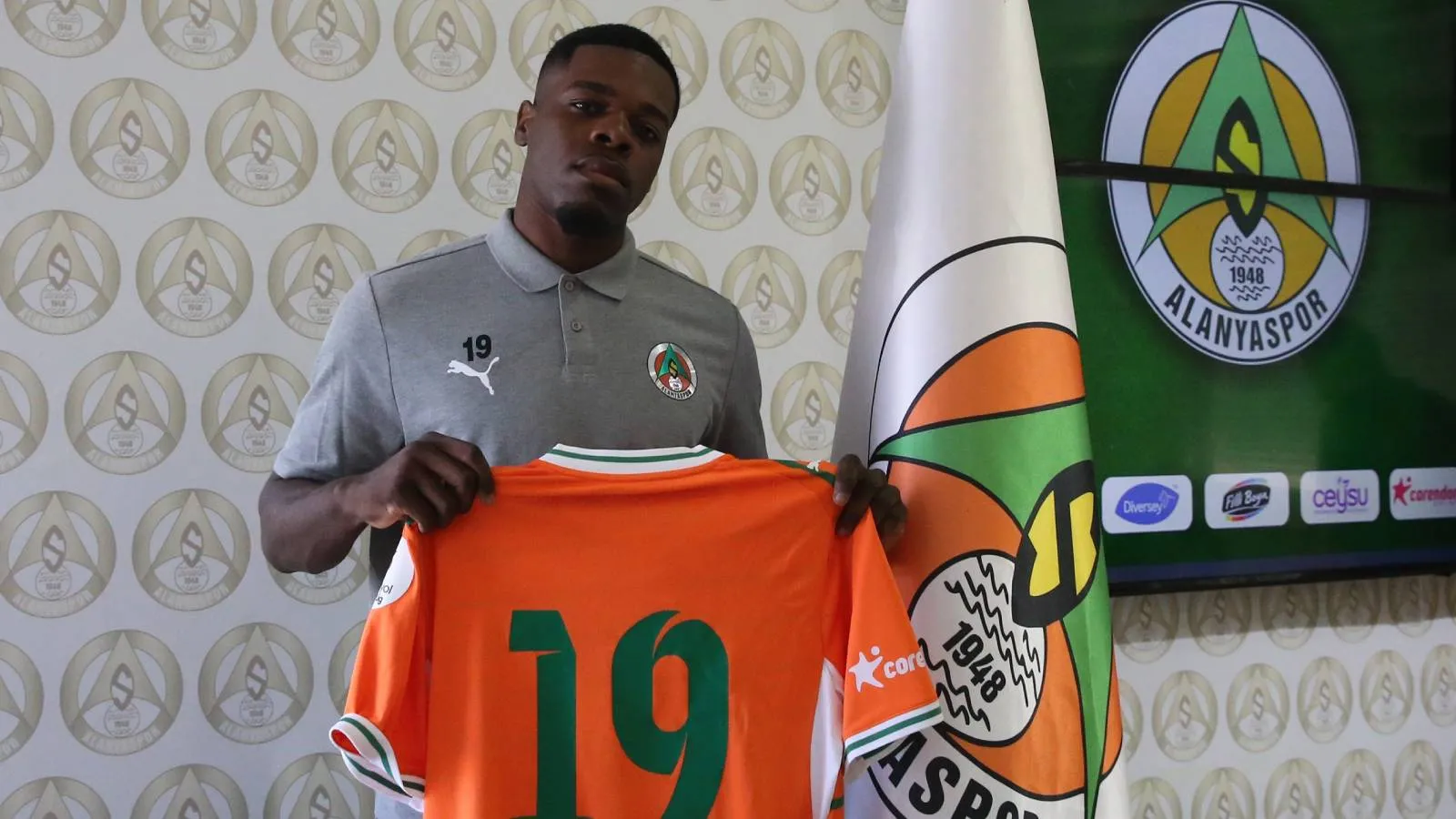 Alanyaspor, Kamerunlu Cedric’i Transfer Etti!