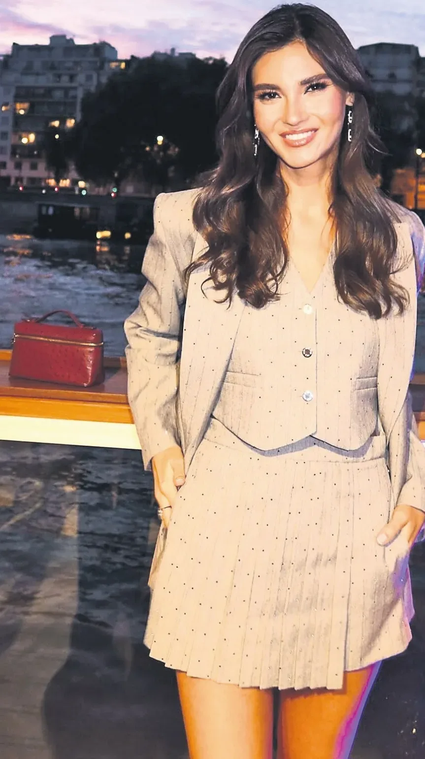 Alara Mildon’dan Yeni Aşk İddiası ve Güller!