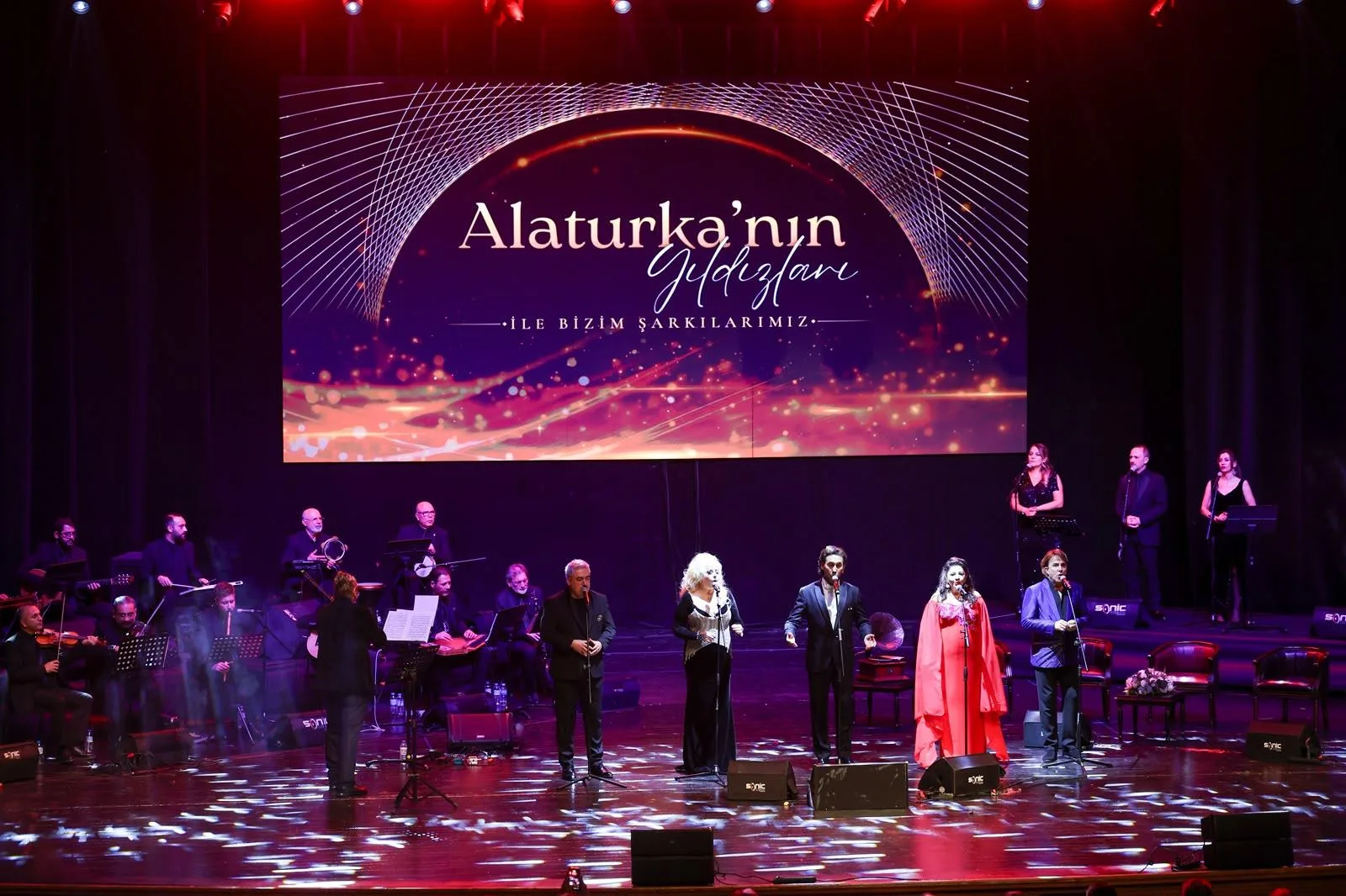 ‘Alaturka’nın Yıldızları’ Bursa’da Sahne Aldı
