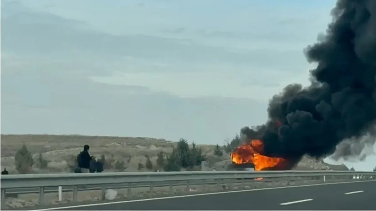 Alev Alan Yolcu Otobüsü Ankara’da Panik Yarattı!