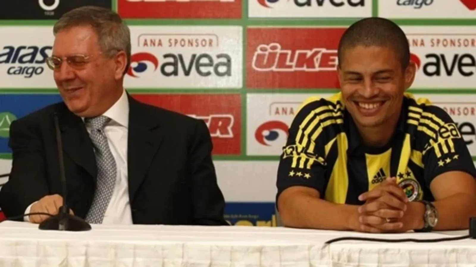 Alex’ten Yıldırım’a Destek: ‘Geri Gel Patron!’