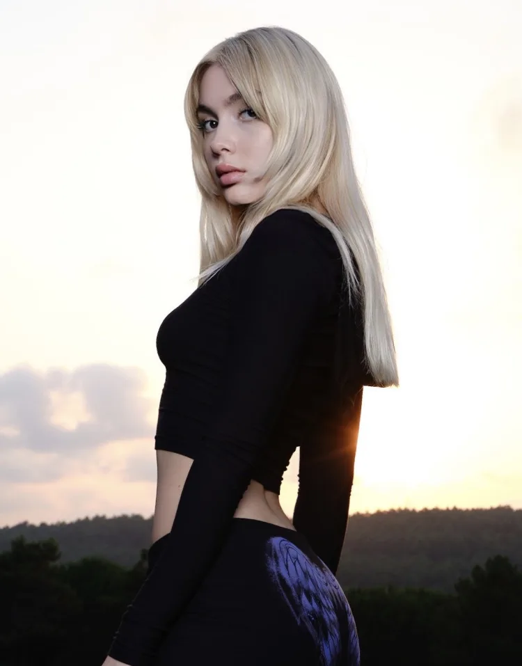 Aleyna Tilki Performans