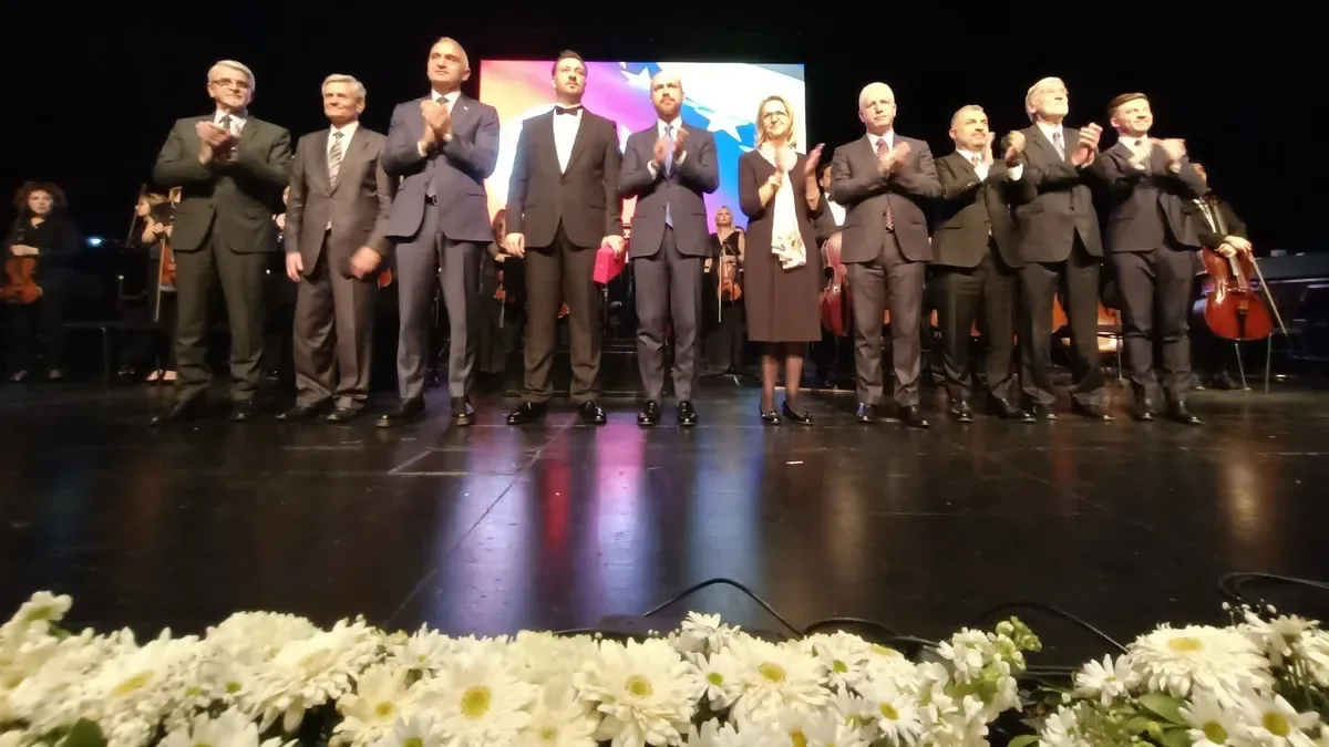 Aliya İzzetbegoviç 100 Yaşında: Müziğin Gücü