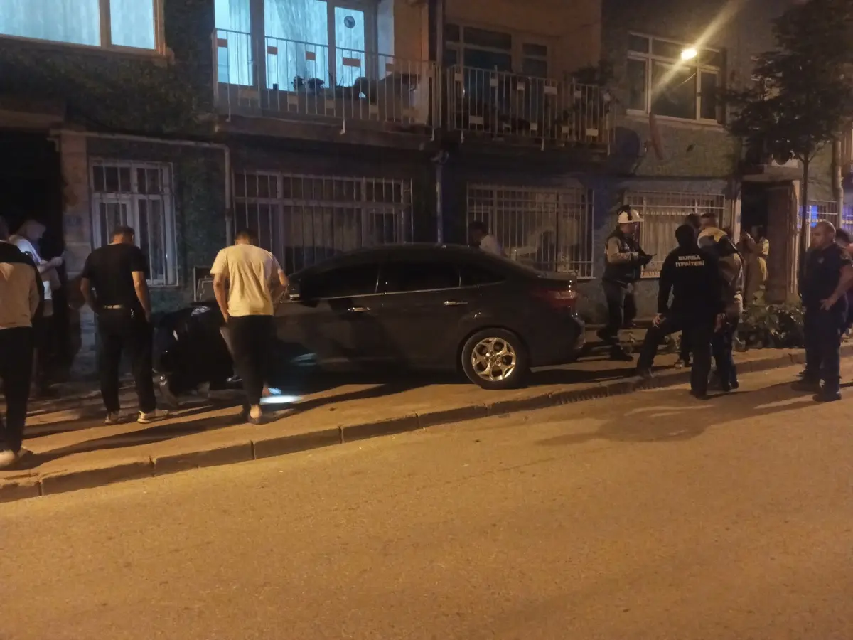 Akılalmaz kaza! Mahalle sokağa döküldü, binalar tahliye edildi 2