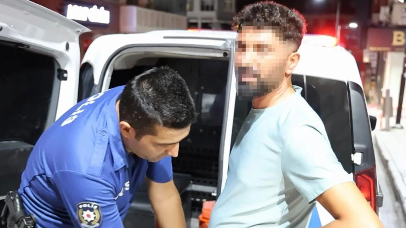 Alkollü Sürücünün Savunması: “Cips ve Jelibon Almaya Çıktım!”