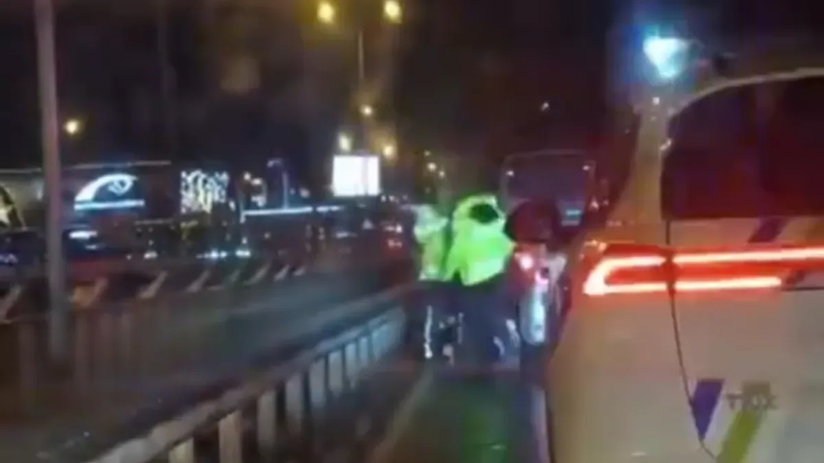 Alkolün etkisiyle polisin üzerine sürdü!