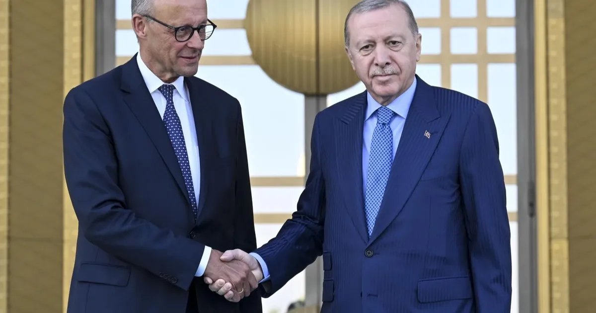 Almanya Başbakanı Külliye’de Tarihi Karşılama!