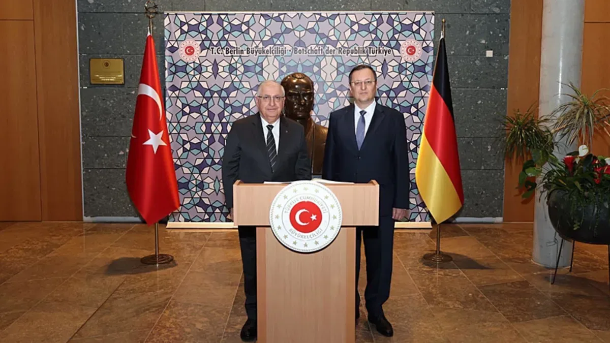 Almanya’da Milli Savunma Bakanı Güler Görüşmelerde