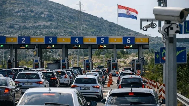 Almanya’dan Türkiye’ye giden çiftin ilginç molası!
