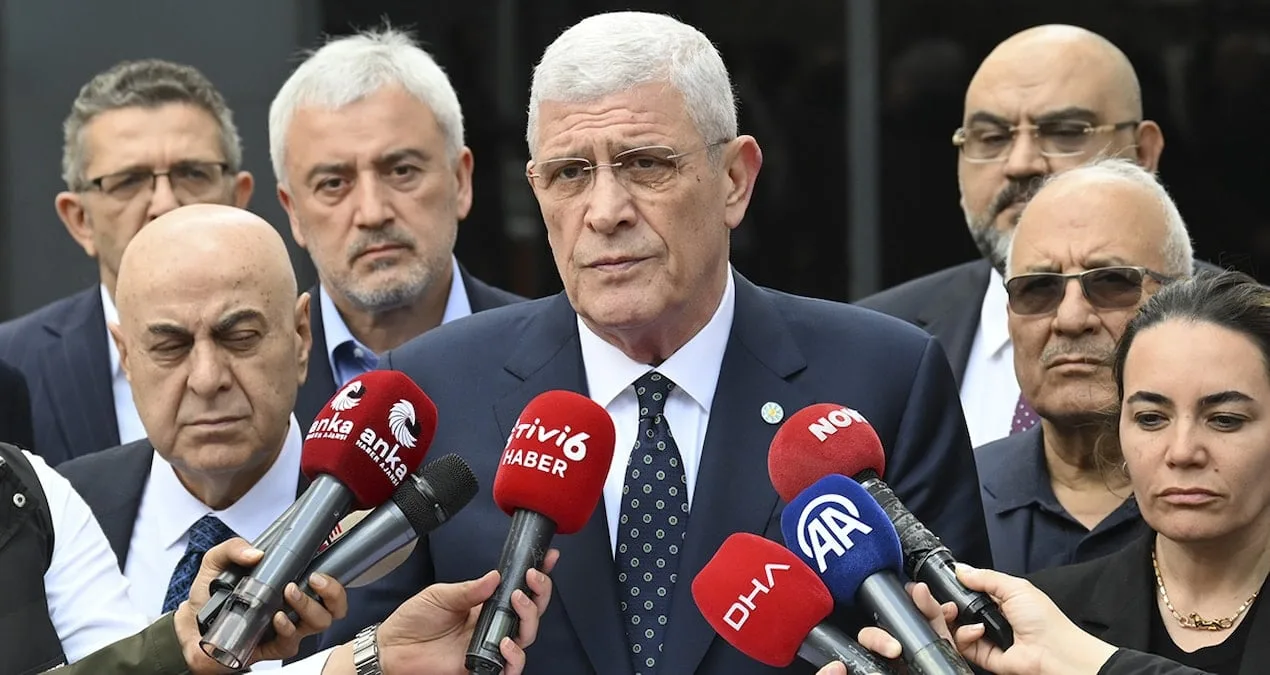 Alparslan Türkeş’in Mezarı: Saygısızlık ve Özeleştiri