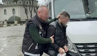 Uyuşturucu satarken suçüstü yakalandı