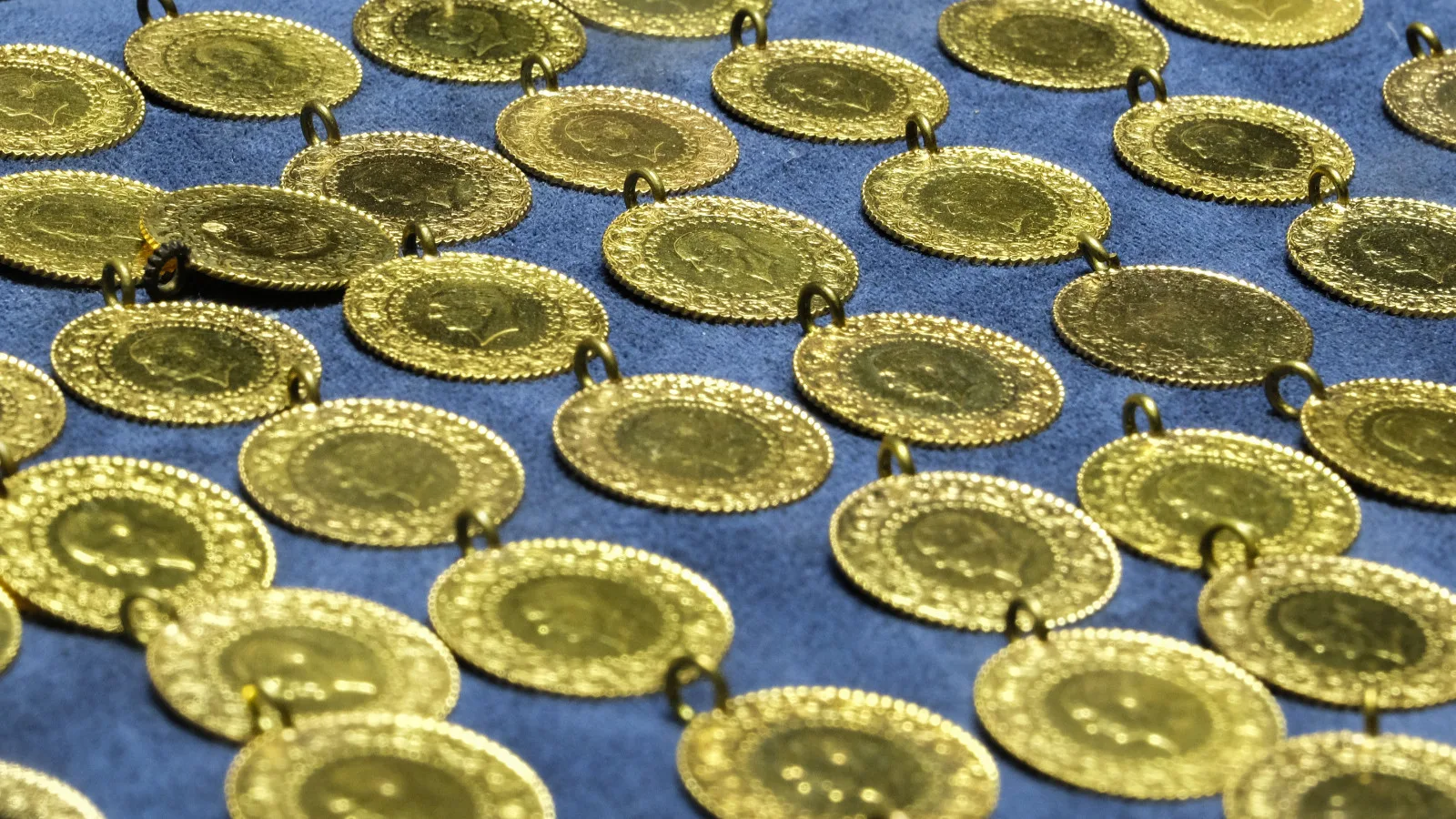 Altın Fiyatları Rekor Kırdı: 4.500 TL Ne Zaman?