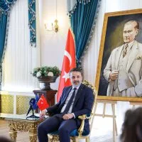 Altin-Karagoz-ekiplerinden-Baskan-Vekili-Bibaya-ziyaret.jpeg