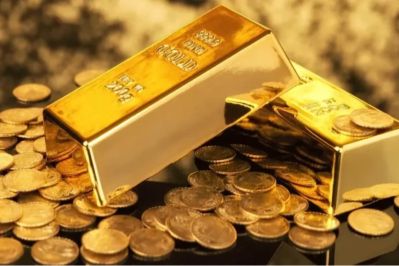 Altın Rekor Kırdı: Dolar Bazında 4,530 Dolar!