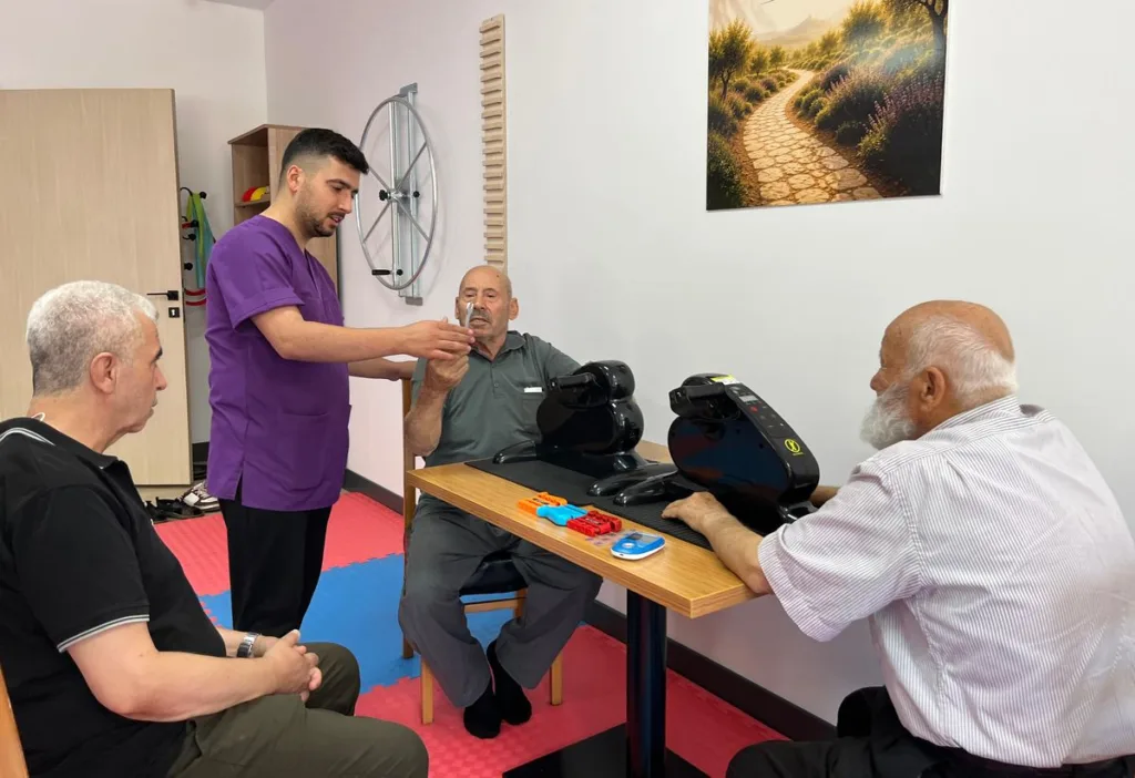 Alzheimer Hastası Fikri Koz’un Tamirci Hayatı Devam Ediyor