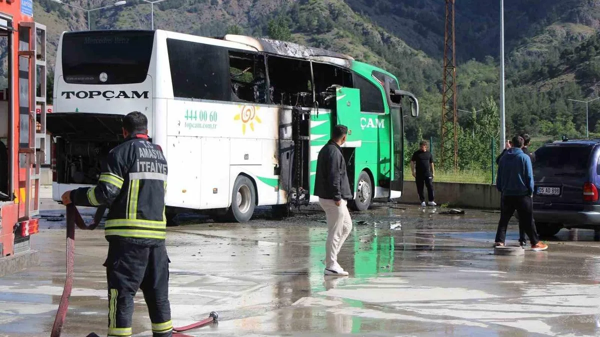 Amasya’da Otobüs Yangını, Araç Kullanılamaz Hale Geldi