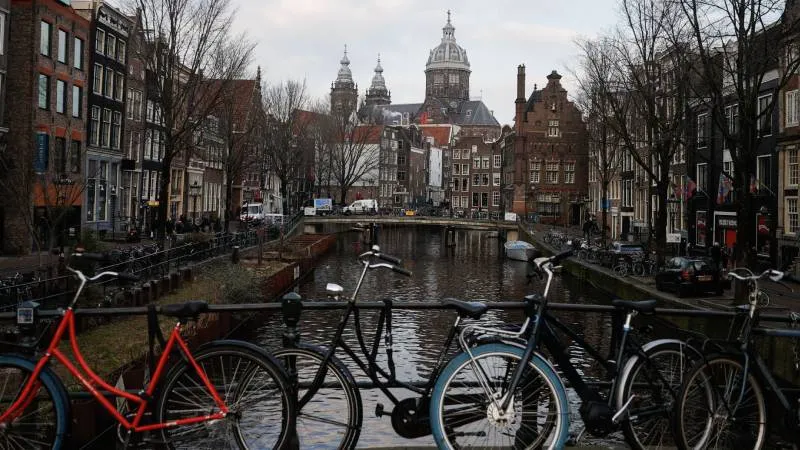 Amsterdam’da Yahudi Okuluna Kasıtlı Saldırı!