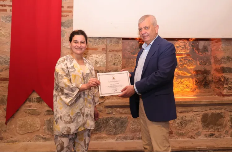 Ana Baba Okulu’nda Sertifika Sevinci