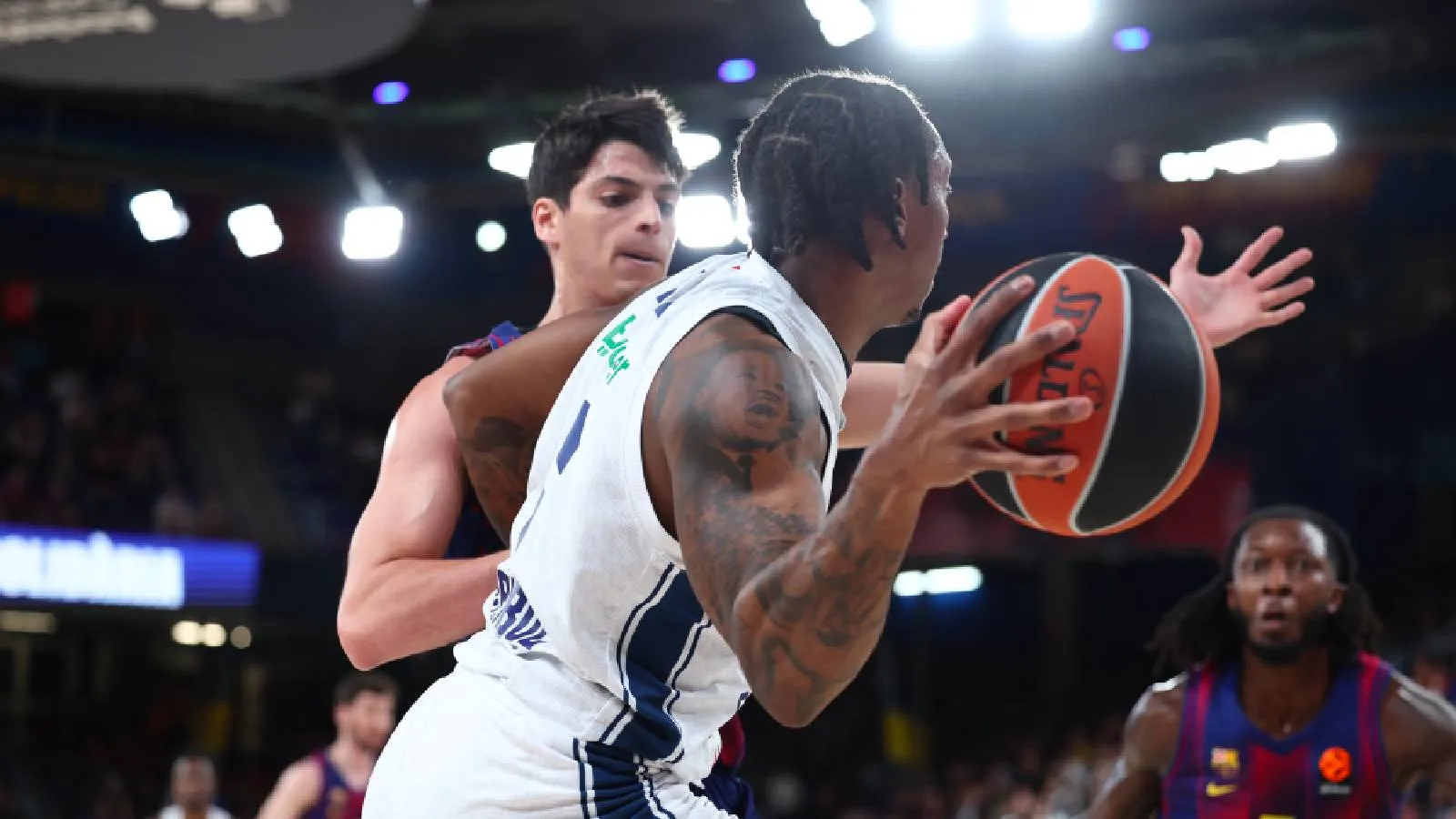 Anadolu Efes, Barcelona’ya Deplasmanda Kaybetti