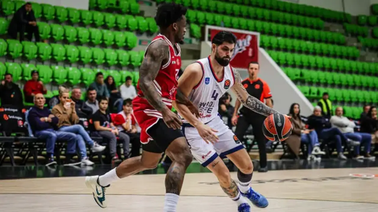 Anadolu Efes farklı kaybetti