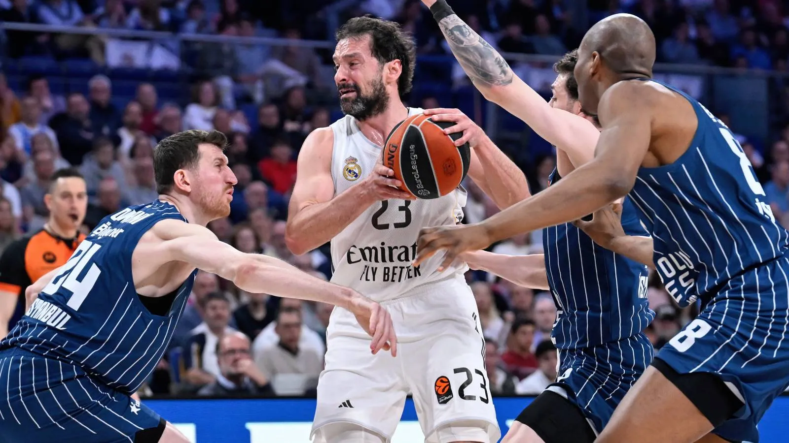 Anadolu Efes, Real Madrid’e Yenilerek Düşüşte!
