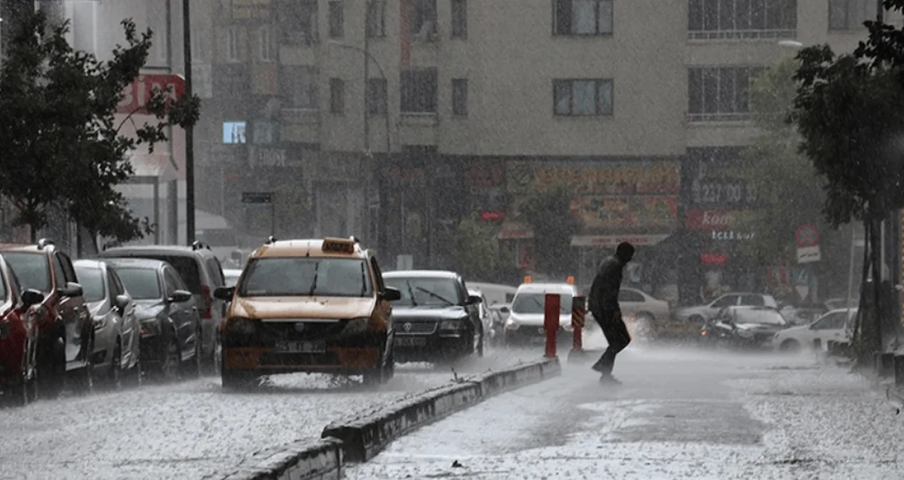Aniden Bastıran Sağanak Hayatı Felç Etti!