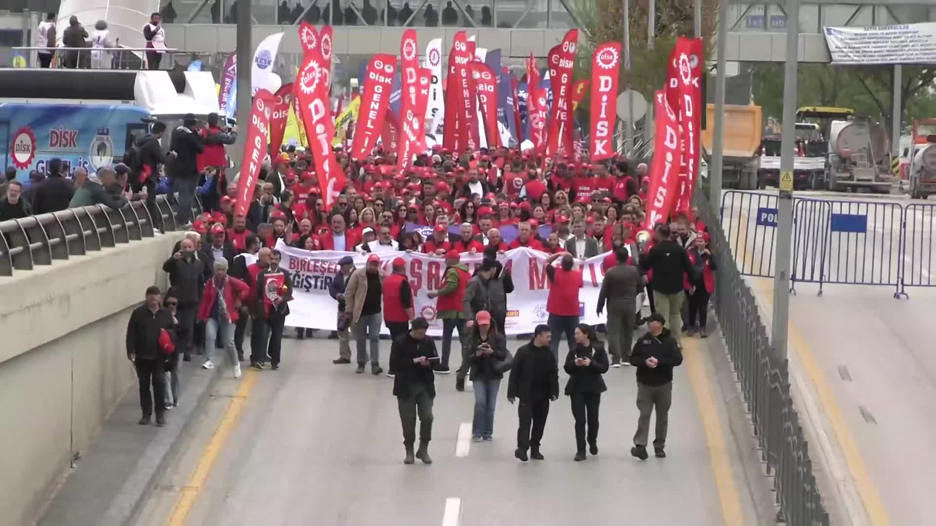 Ankara’da 1 Mayıs Coşkusu: Emekçiler Yürüdü!