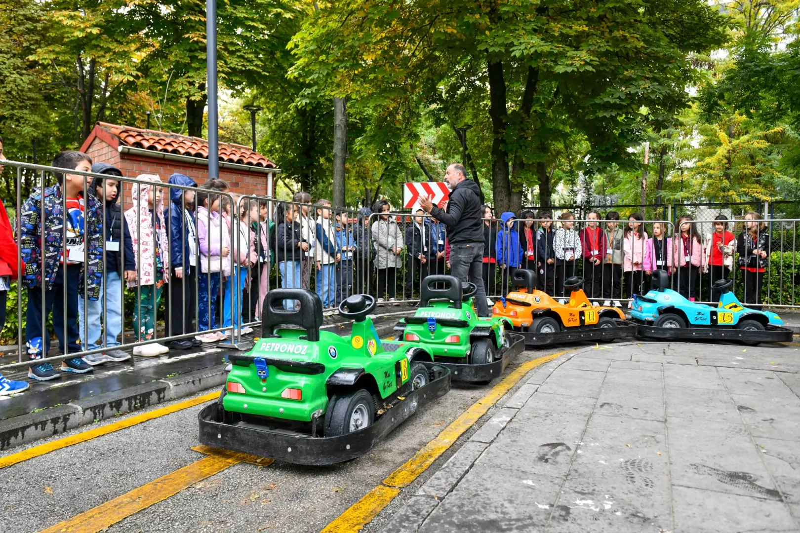 Ankara’da Minikler Trafik Kurallarını Uygulamalı Öğreniyor