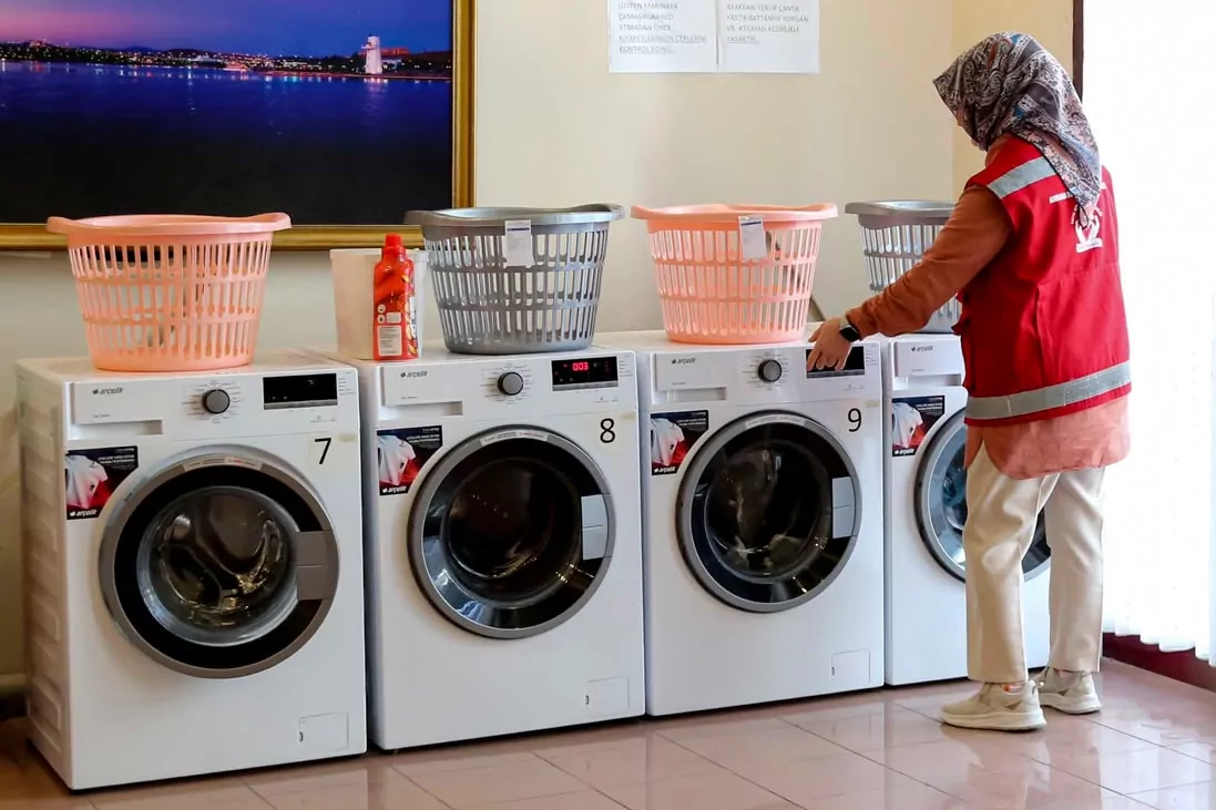 Ankara’da Öğrencilere Ücretsiz Giysi Yıkama Desteği