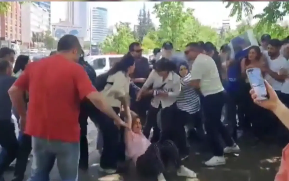 Açlık grevindeki öğretmenlere polis müdahalesi! Gözaltılar var 4