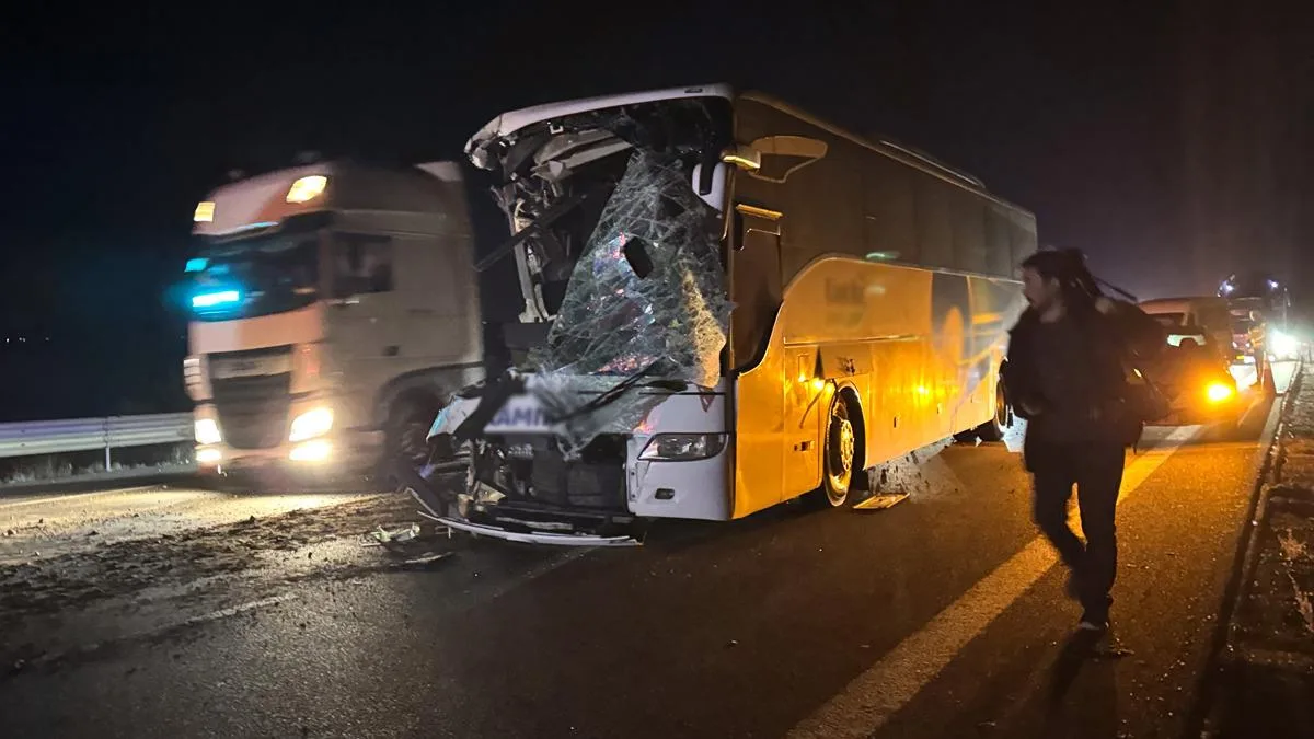Ankara’da Otobüs Kazasında Hostes Hayatını Kaybetti