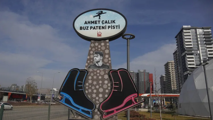 Ankara’da Ücretsiz Buz Pateni Keyfi!