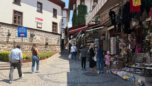 İzlanda Başbakanı'na Ankara'da kaşık oyunu performansını sergileyen adam konuştu: