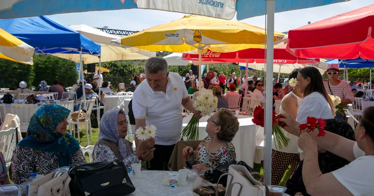 Anneler Günü’nde Güzelbahçe’de Renkli Kutlama!