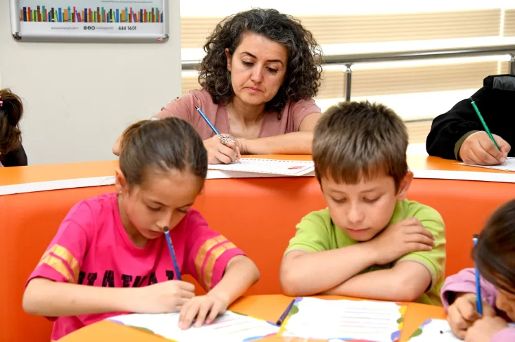 Annelere Özel Duygusal Kütüphane Etkinliği