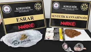 Araçta uyuşturucu ele geçirildi: 2 tutuklama