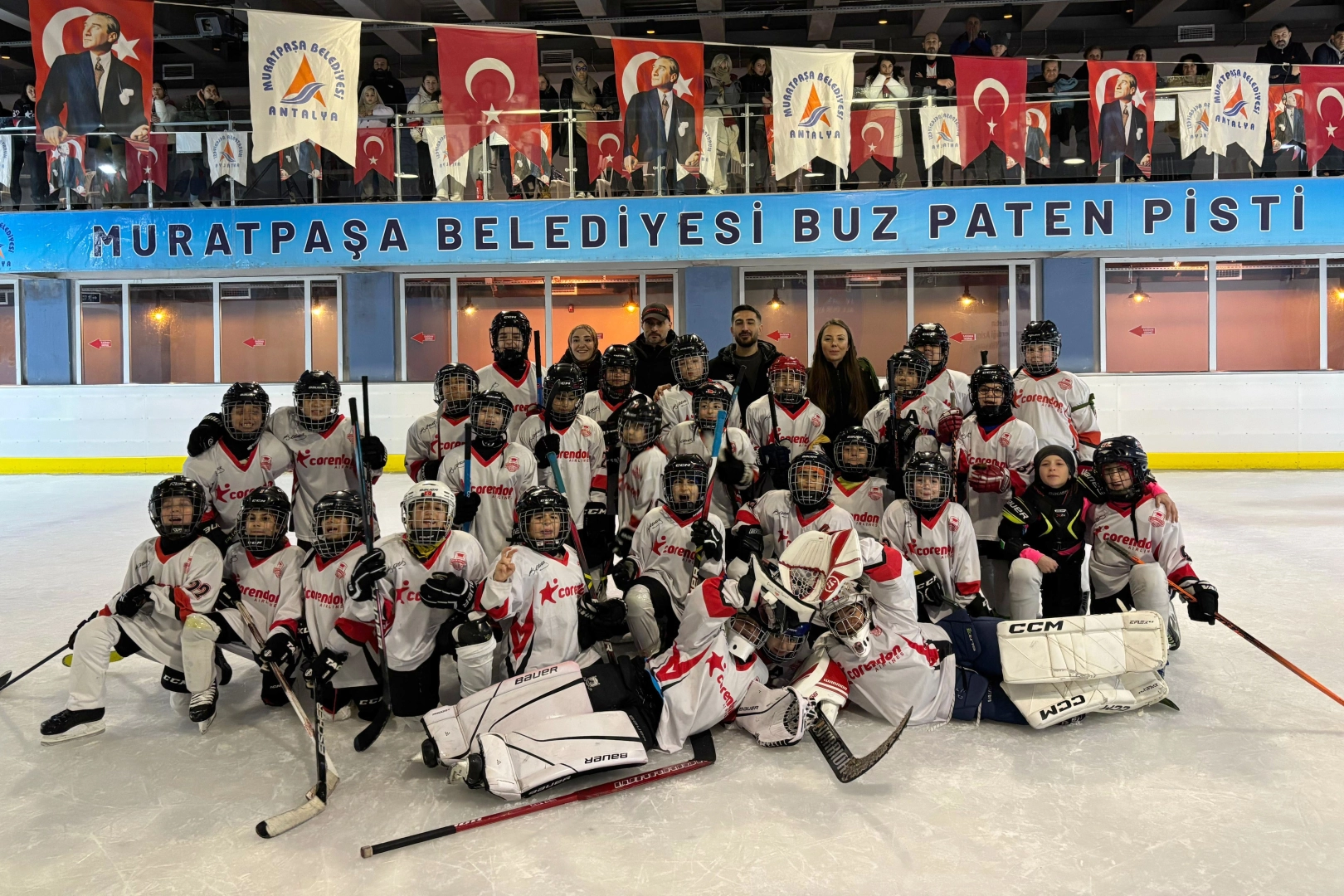 Antalya’da Buz Hokeyinde Muratpaşa’dan Çifte Zafer!