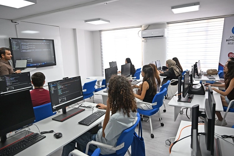 Antalya’da Dijital Gençlik Merkezi DİGEM Açıldı!