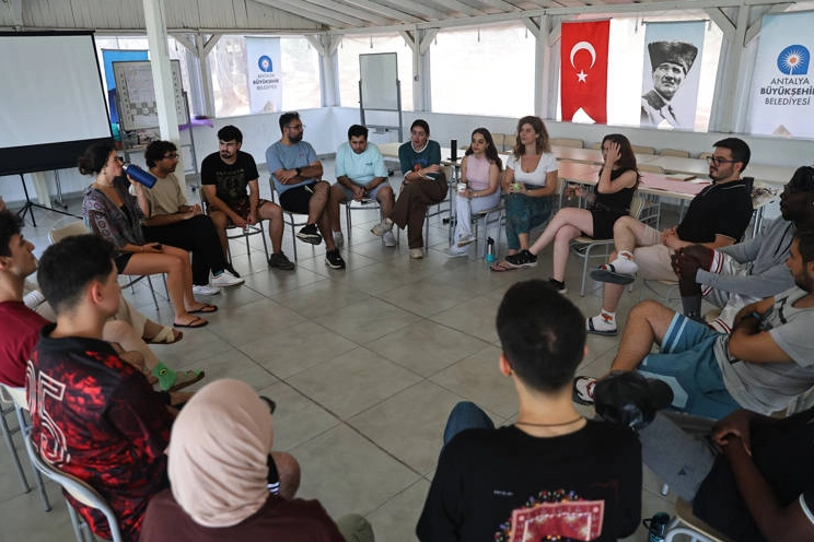 Antalya’da Gençler Kültürlerarası Diyalog Kurdu