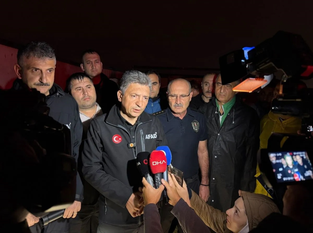 Antalya'da hortum işçilerin kaldığı 2 konteyneri parçaladı: 4 ölü, 1 yaralı