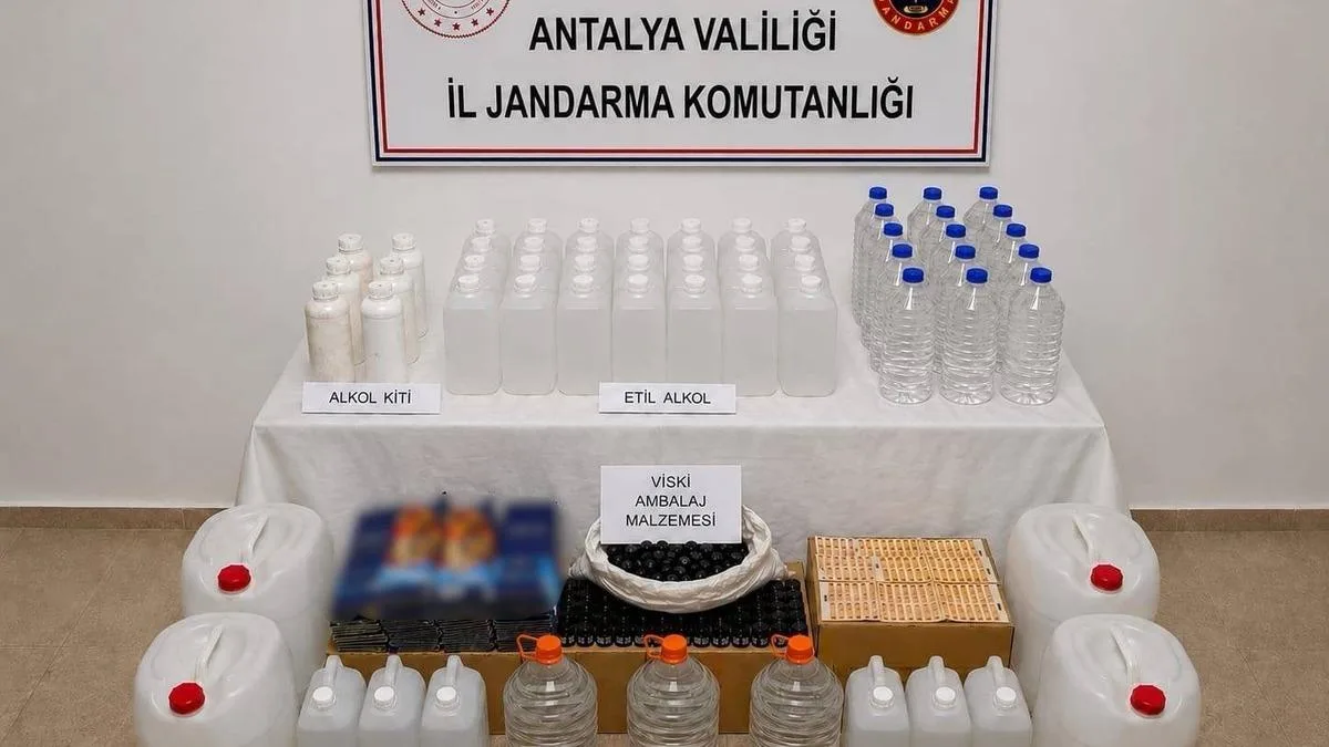 Antalya’da Kaçak Alkol Operasyonu: 160 Litre Etil!